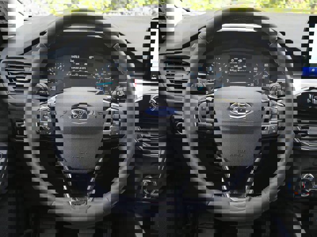 Certified 2022 Ford Escape SE w/ SE Sport Appearance Package image 7