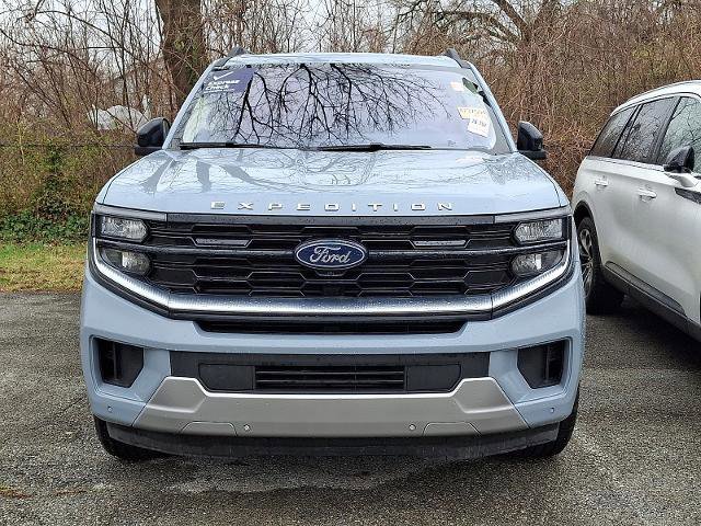 Certified 2025 Ford Expedition Platinum image 3