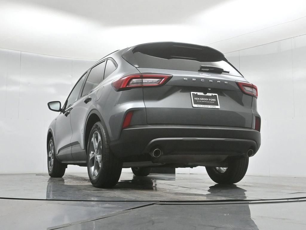 Certified 2025 Ford Escape ST-Line image 21