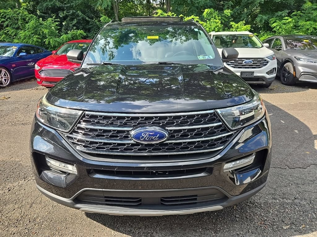 Certified 2020 Ford Explorer XLT w/ Equipment Group 202A AWD/4WD image 2