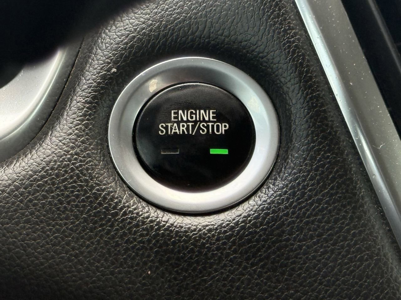 Used 2021 Chevrolet Traverse RS image 23