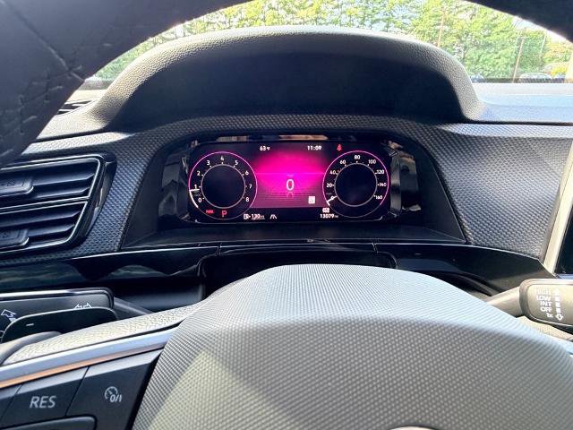 Used 2025 Volkswagen Atlas Cross Sport SEL Premium R-Line image 19