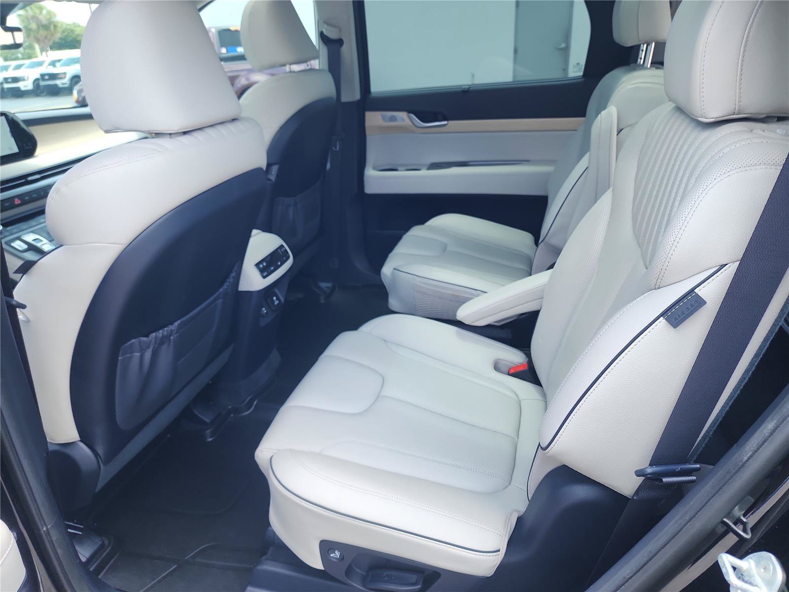 Used 2024 Hyundai Palisade Limited FWD image 18