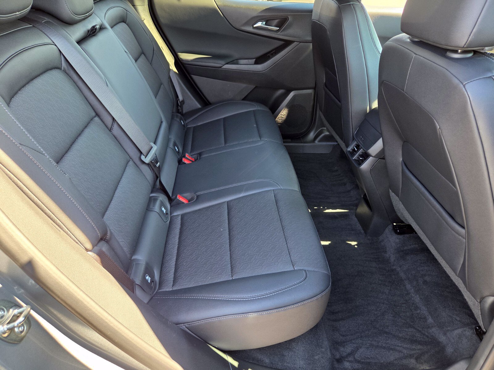 Used 2026 Chevrolet Equinox LT w/ Convenience Package II FWD image 14