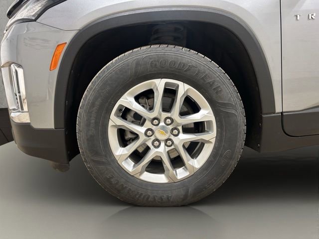 Used 2023 Chevrolet Traverse LS AWD/4WD image 24