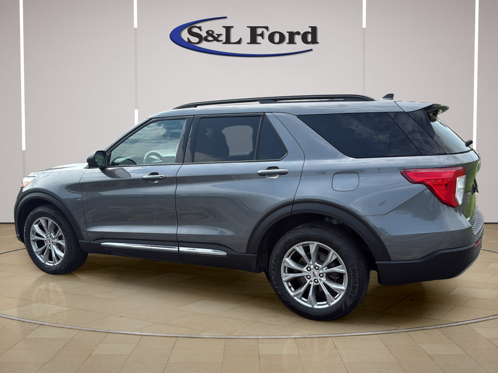 Certified 2023 Ford Explorer XLT w/ Equipment Group 202A AWD/4WD image 5