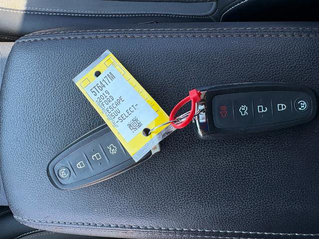 Certified 2019 Ford Escape SE FWD image 16