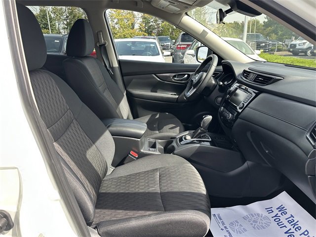 Used 2019 Nissan Rogue SV w/ Premium Package image 34
