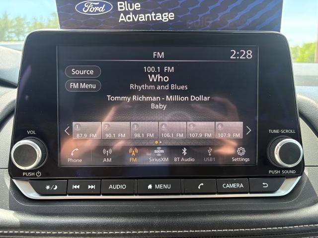 Used 2025 Nissan Rogue SV FWD image 19
