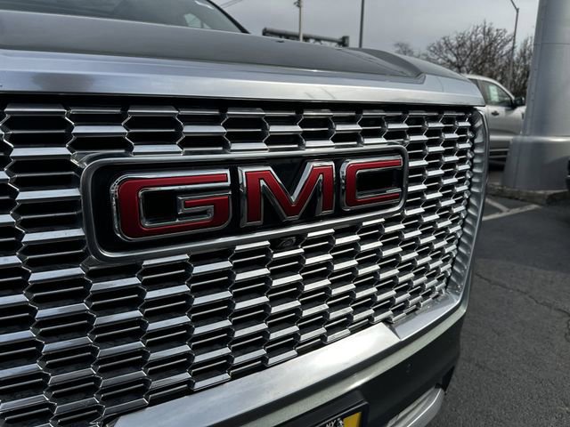 Used 2023 GMC Yukon Denali image 12