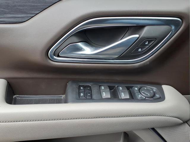 Used 2024 GMC Yukon XL SLT w/ SLT Premium Package image 18