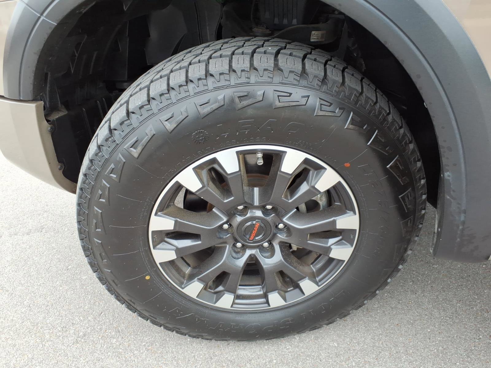 Used 2021 Nissan Titan PRO-4X w/ Pro-4x Convenience Package image 9