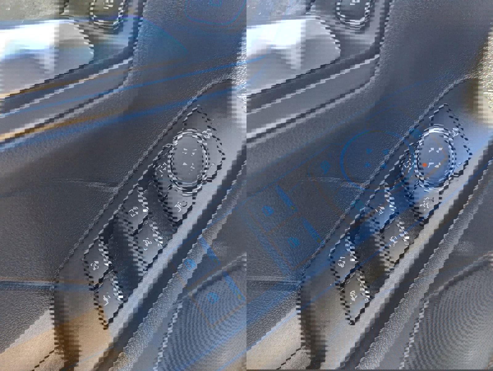 Certified 2025 Ford Escape SE image 21