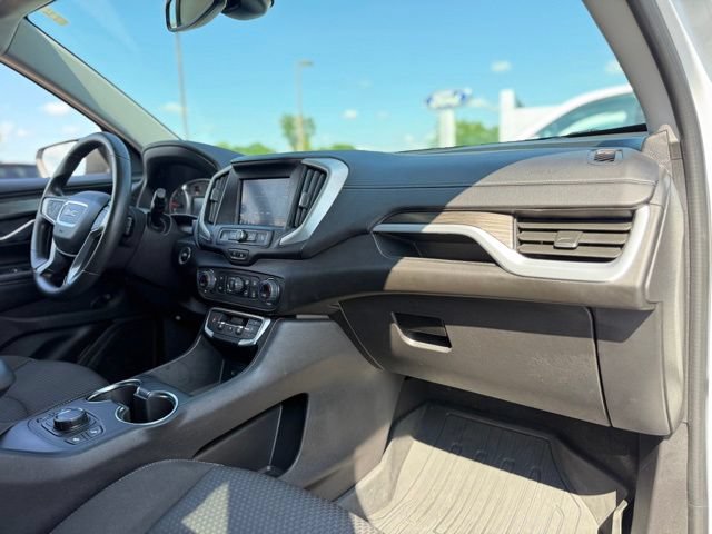 Used 2024 GMC Terrain SLE w/ Driver Convenience Package AWD/4WD image 16