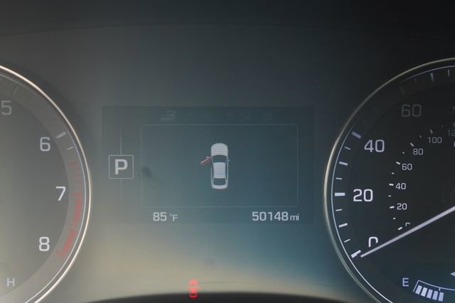 Used 2017 Genesis G80 3.8 RWD image 25