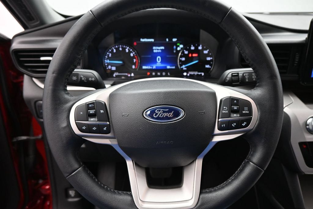 Certified 2023 Ford Explorer XLT RWD image 16