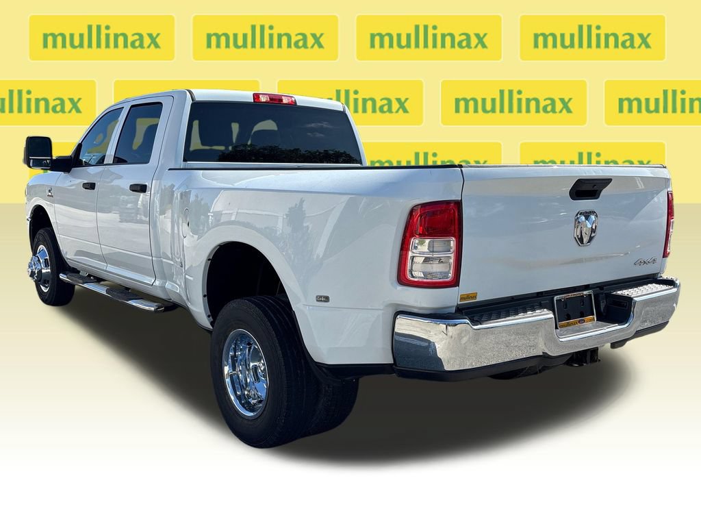 Used 2024 RAM 3500 Tradesman w/ Chrome Appearance Group AWD/4WD image 9