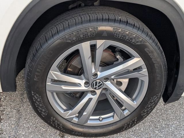 Used 2024 Volkswagen Atlas Cross Sport SEL R-Line AWD/4WD image 18