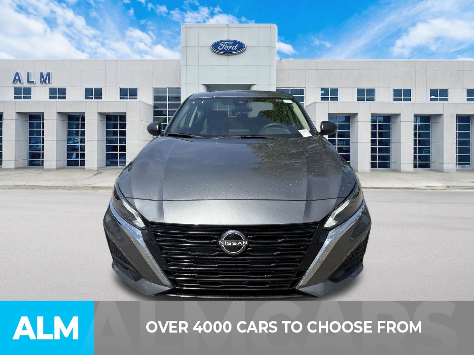 Used 2025 Nissan Altima 2.5 SV FWD image 2