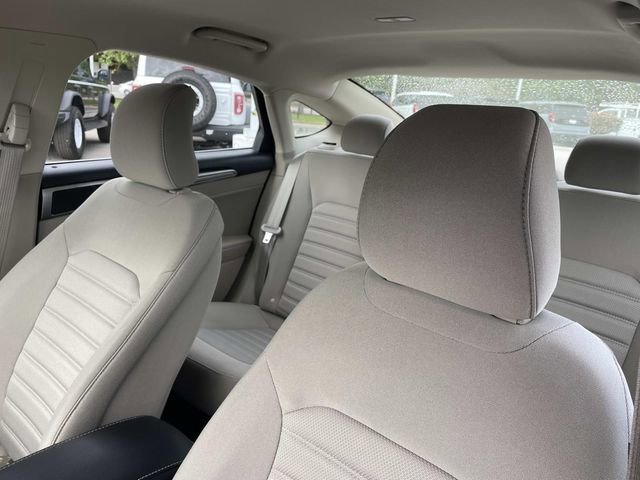 Certified 2018 Ford Fusion SE FWD image 22