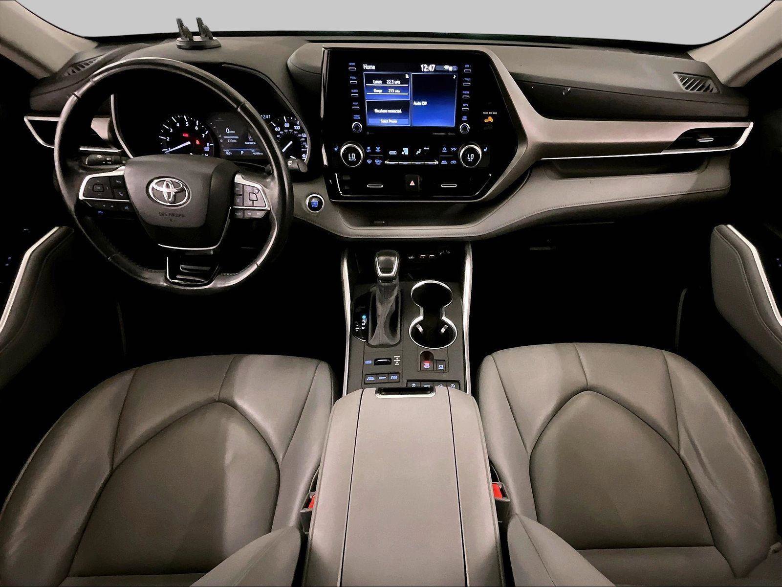 Used 2020 Toyota Highlander XLE AWD/4WD image 14
