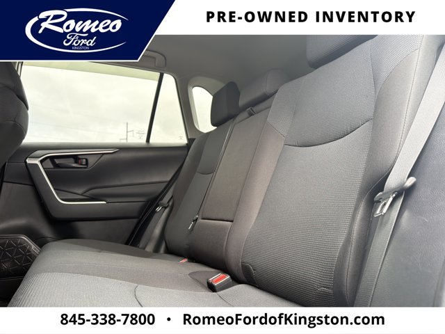 Used 2022 Toyota RAV4 LE AWD/4WD image 27