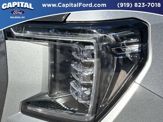 Used 2023 GMC Yukon Denali Ultimate AWD/4WD image 11