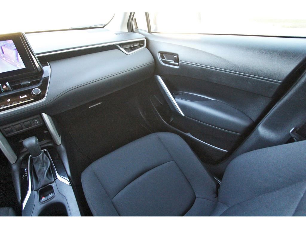 Used 2024 Toyota Corolla Cross LE image 13