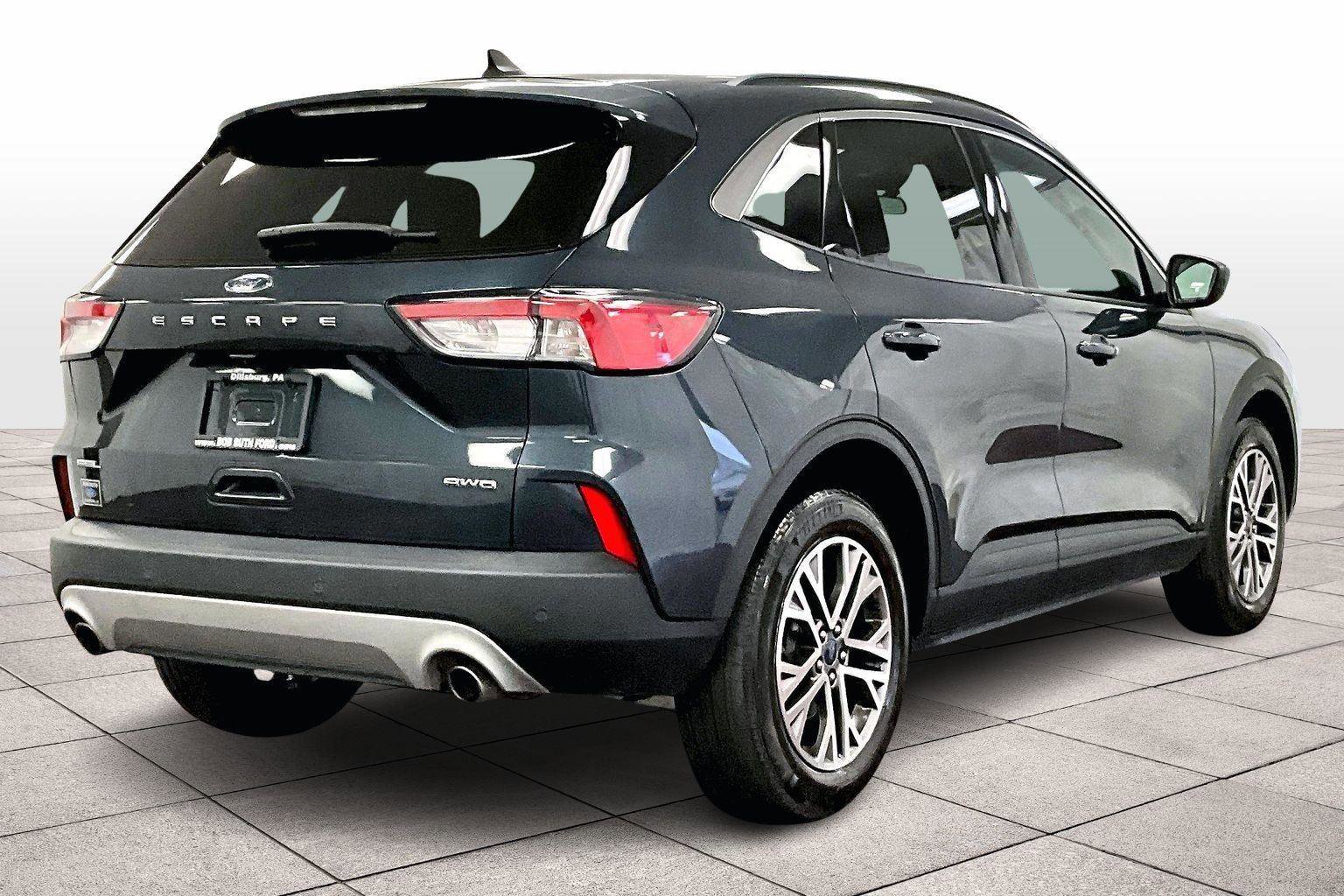 Certified 2022 Ford Escape SEL image 3