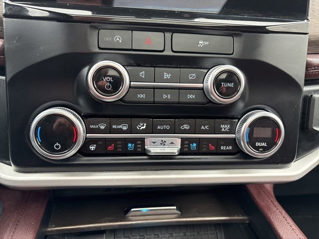 Certified 2024 Ford Expedition Limited image 30