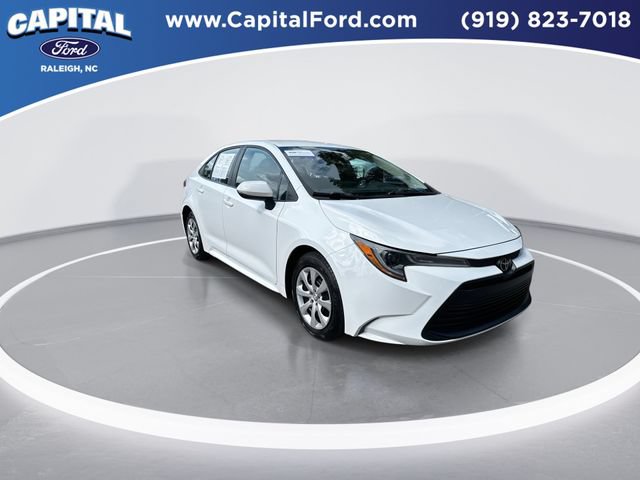 Used 2024 Toyota Corolla LE FWD image 2