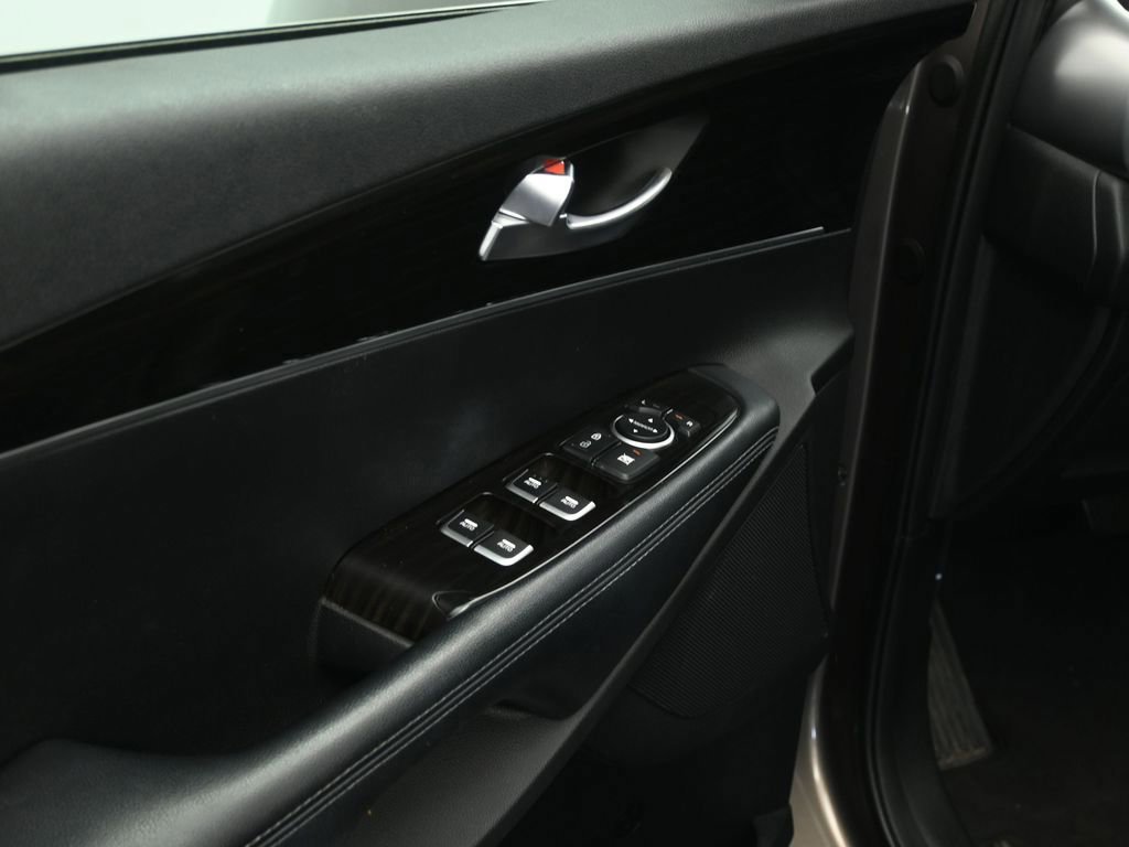 Used 2019 Kia Sorento LX image 37