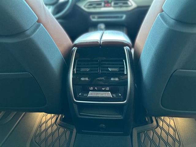 Used 2019 BMW X5 xDrive40i w/ M Sport Package AWD/4WD image 25