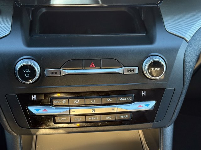 Certified 2020 Ford Explorer XLT w/ Equipment Group 202A AWD/4WD image 12