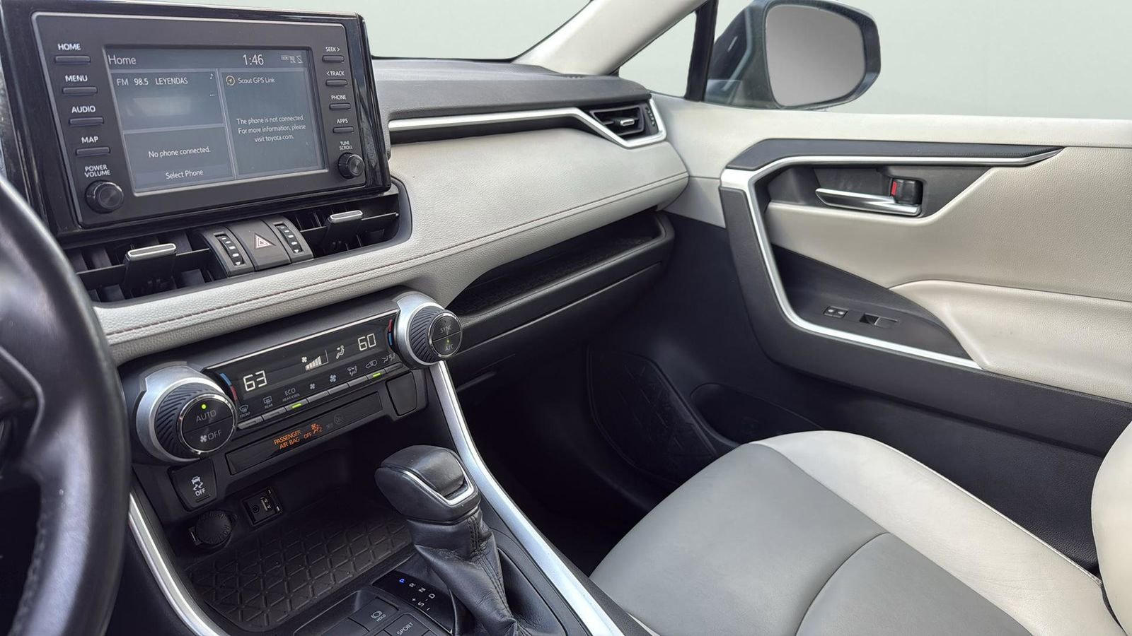 Used 2019 Toyota RAV4 XLE Premium image 19