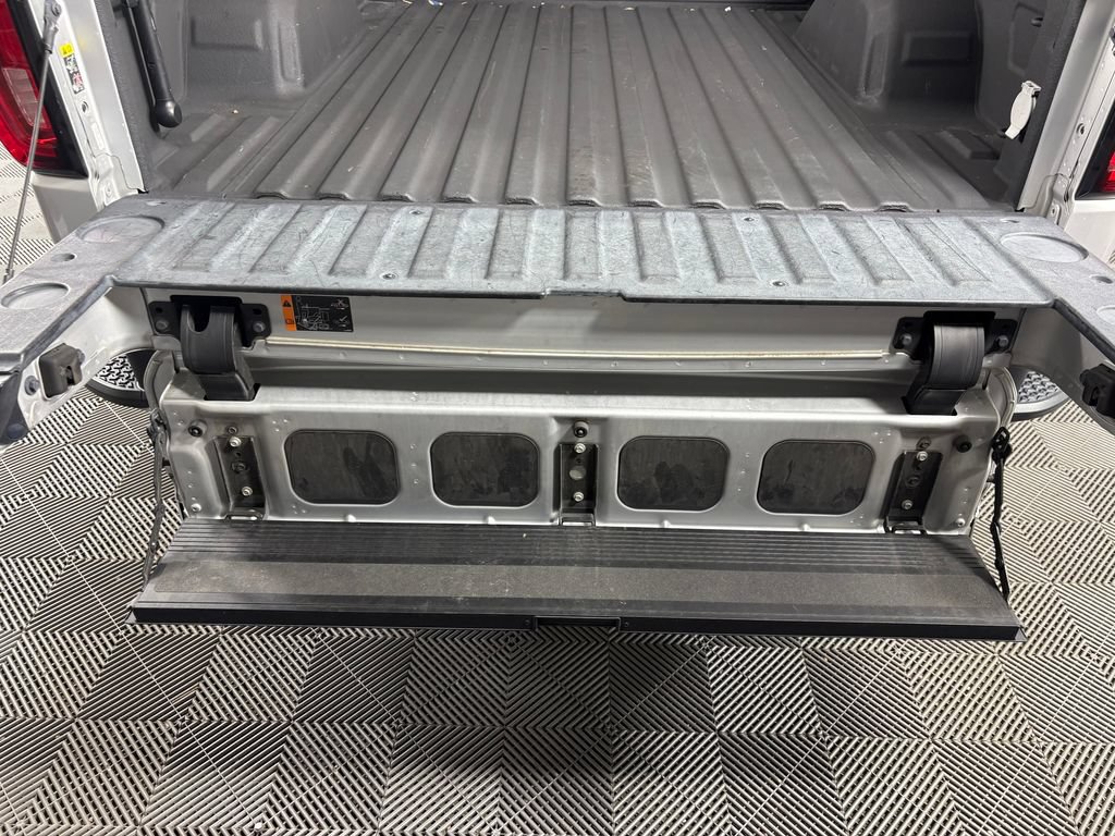 Used 2020 GMC Sierra 1500 SLT AWD/4WD image 32
