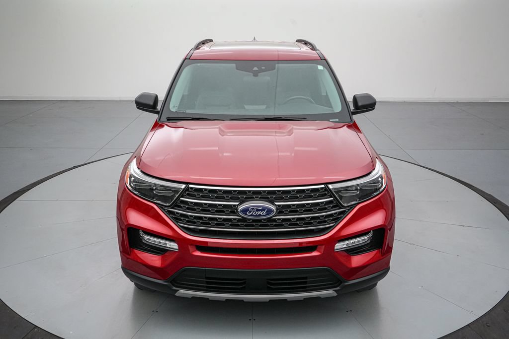 Certified 2024 Ford Explorer XLT w/ Equipment Group 202A AWD/4WD image 9