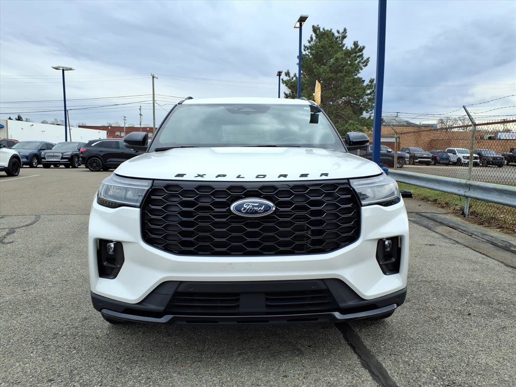 Certified 2025 Ford Explorer ST-Line image 6