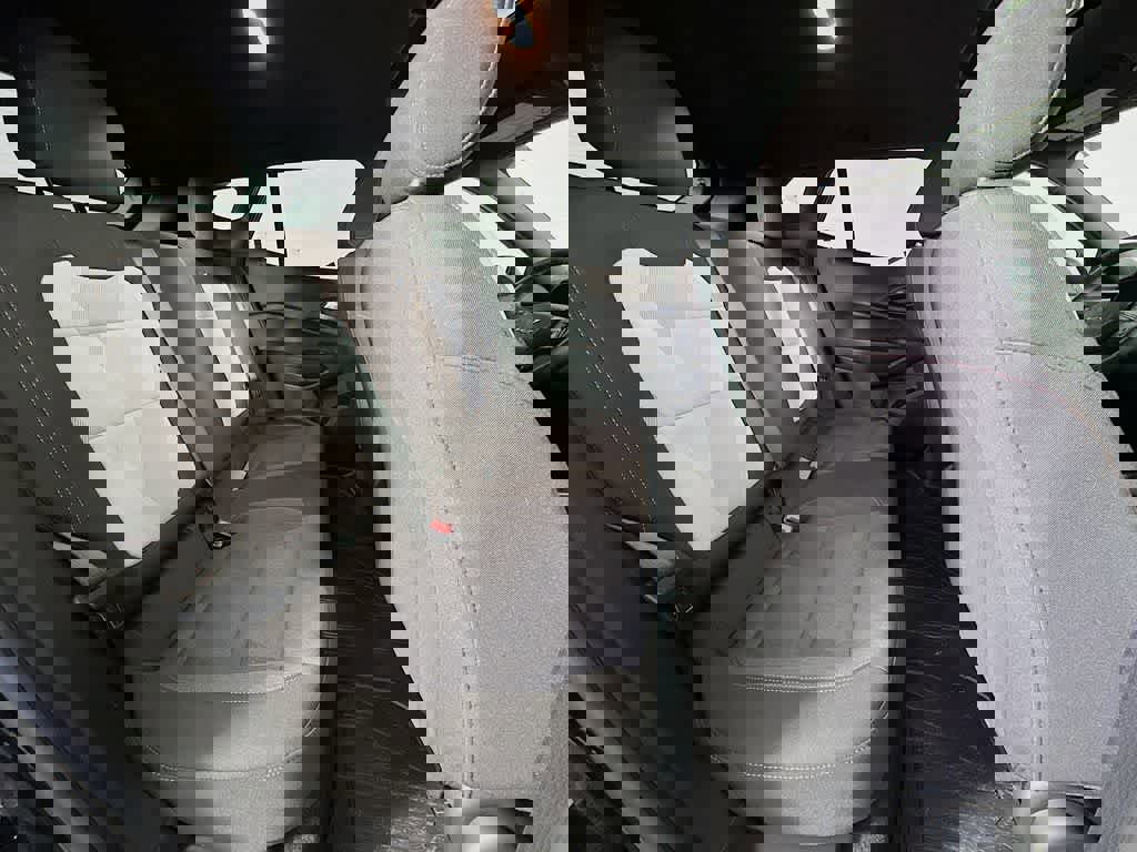 Used 2024 Chevrolet Trax RS w/ Sunroof Package image 31