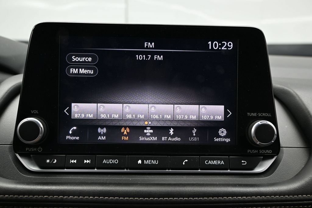 Used 2025 Nissan Rogue SV AWD/4WD image 24