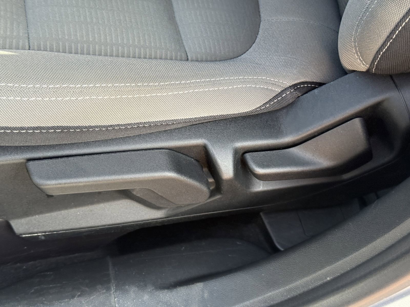 Certified 2021 Ford Escape S image 17