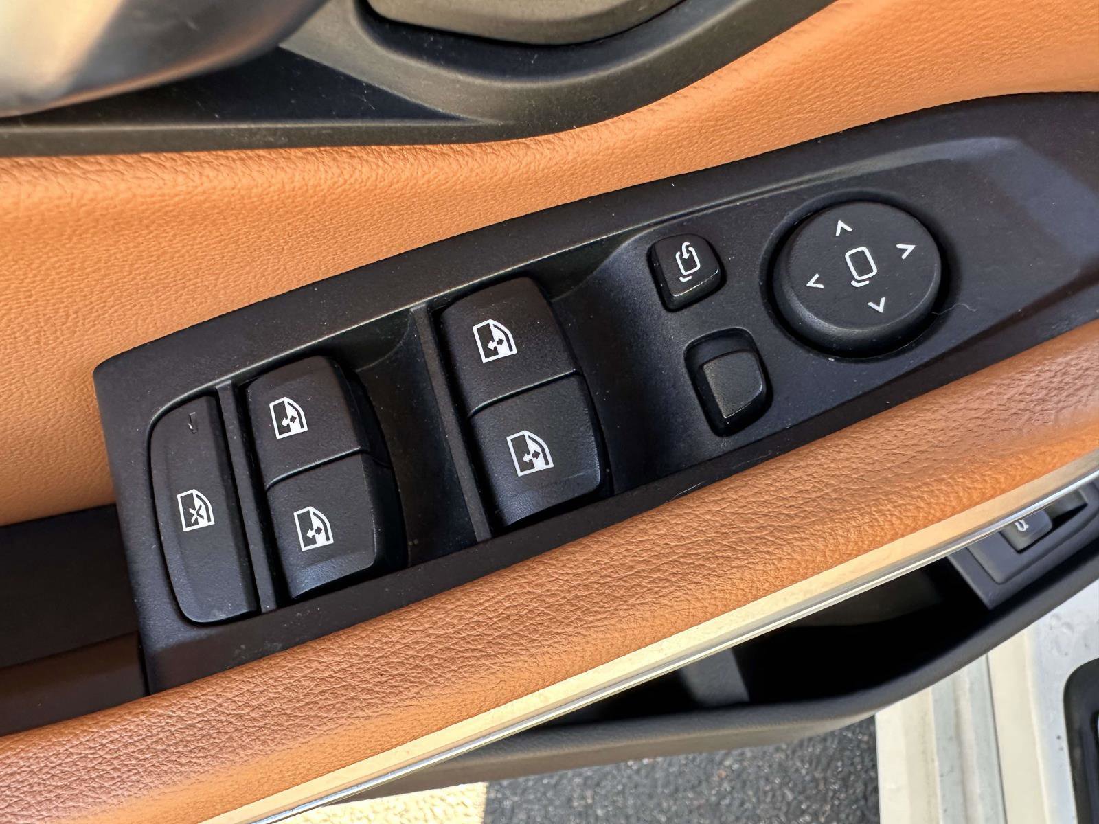 Used 2021 BMW 330i xDrive Sedan w/ Premium Package image 10