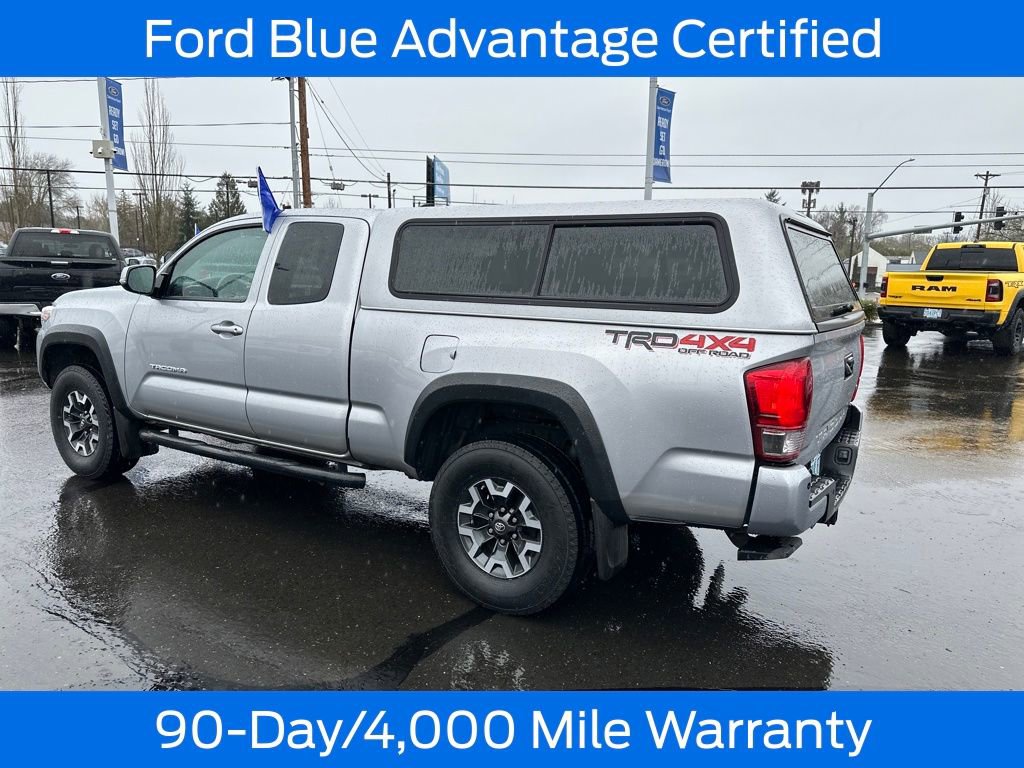 Used 2017 Toyota Tacoma TRD Off-Road image 5