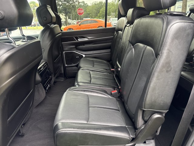 Used 2024 Jeep Wagoneer L Series II w/ Flexible Seating Group AWD/4WD image 20