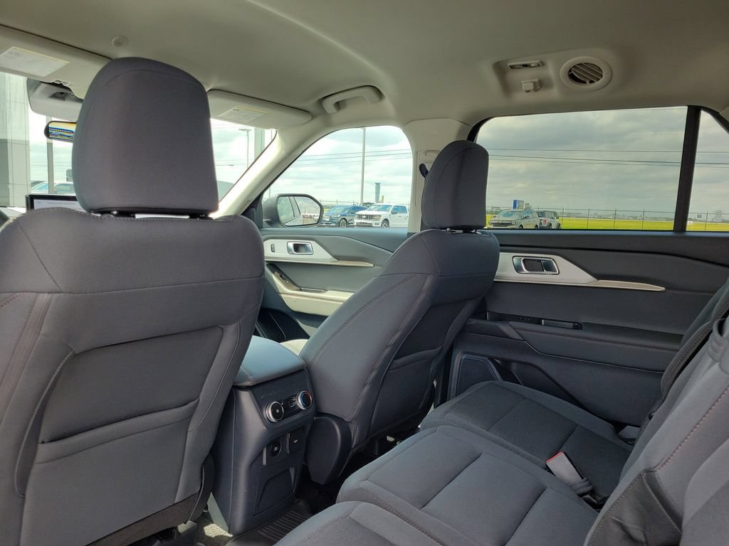 Certified 2025 Ford Explorer Active RWD image 16