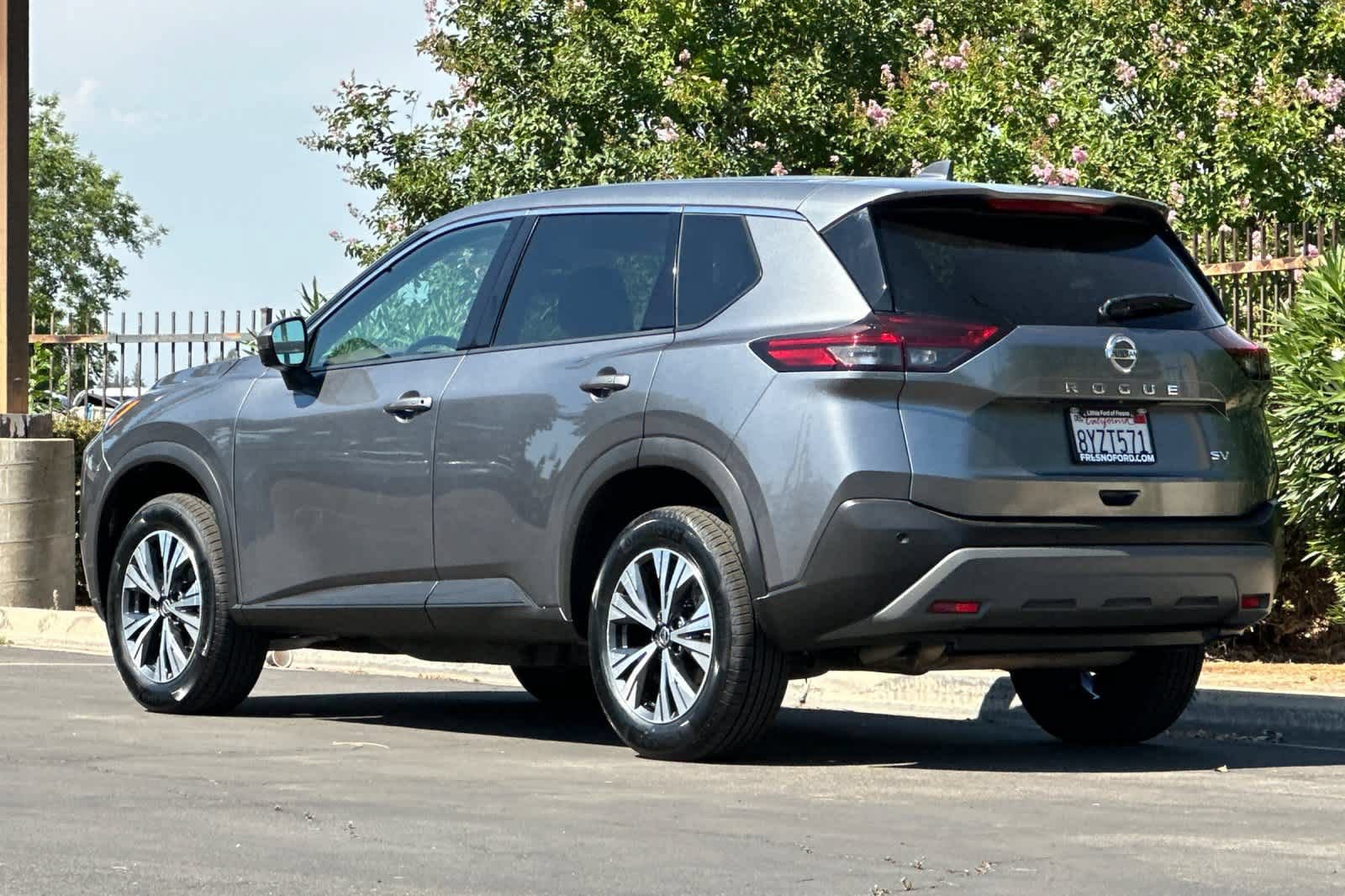 Used 2021 Nissan Rogue SV FWD image 7