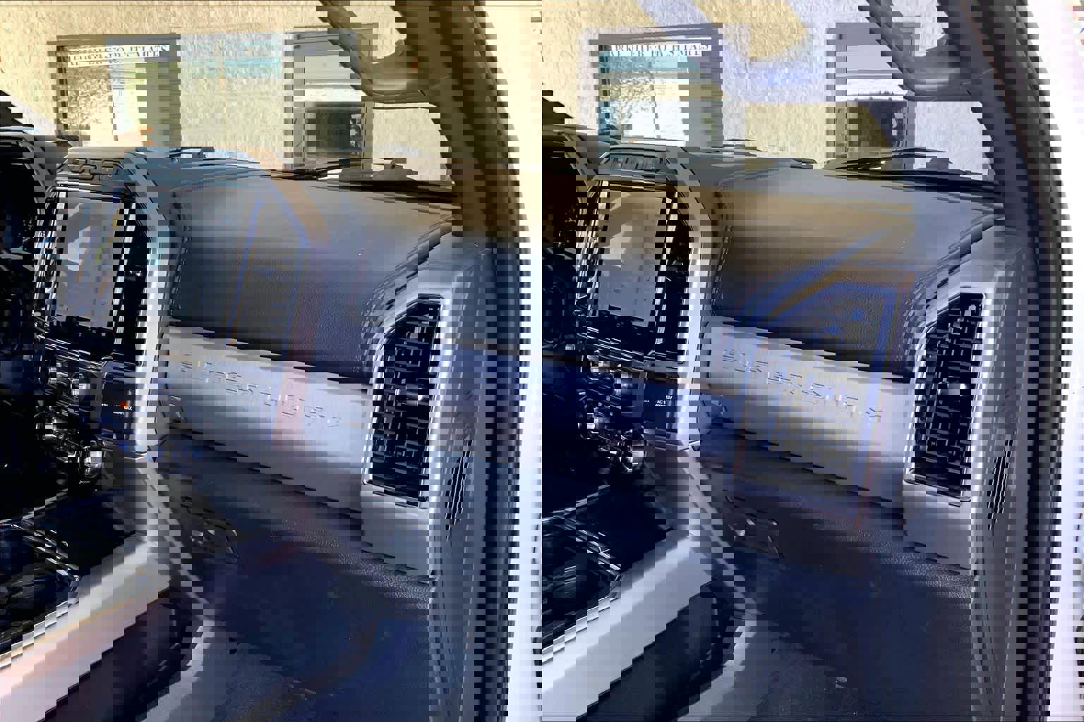 Certified 2022 Ford F450 Platinum w/ FX4 Off-Road Package image 19