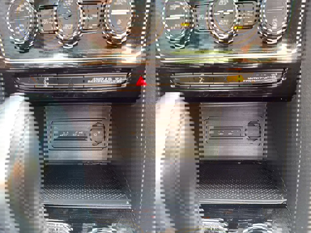 Used 2023 Volkswagen Atlas SE image 30