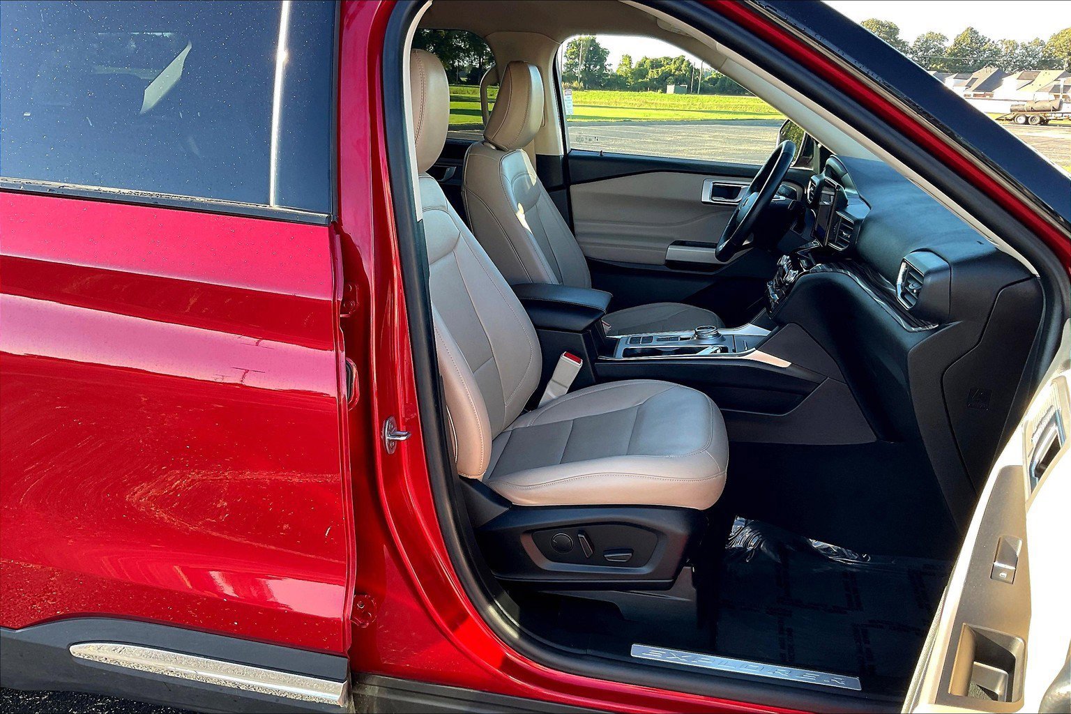 Certified 2024 Ford Explorer Limited image 8