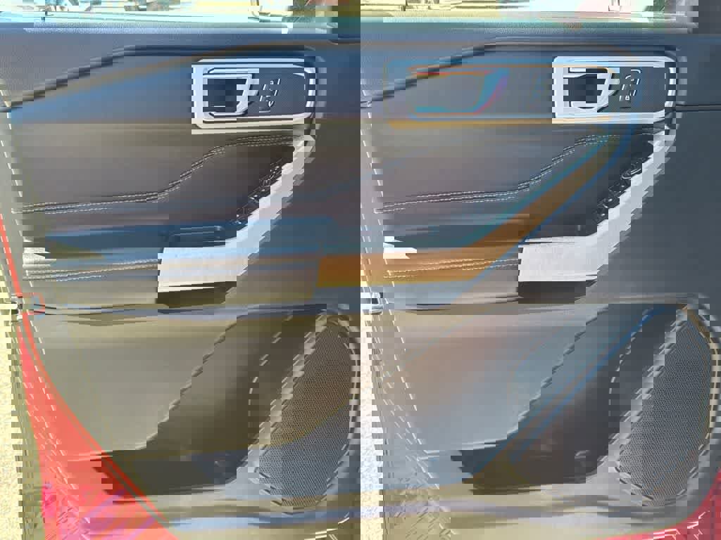 Certified 2022 Ford Explorer XLT w/ Equipment Group 202A image 11